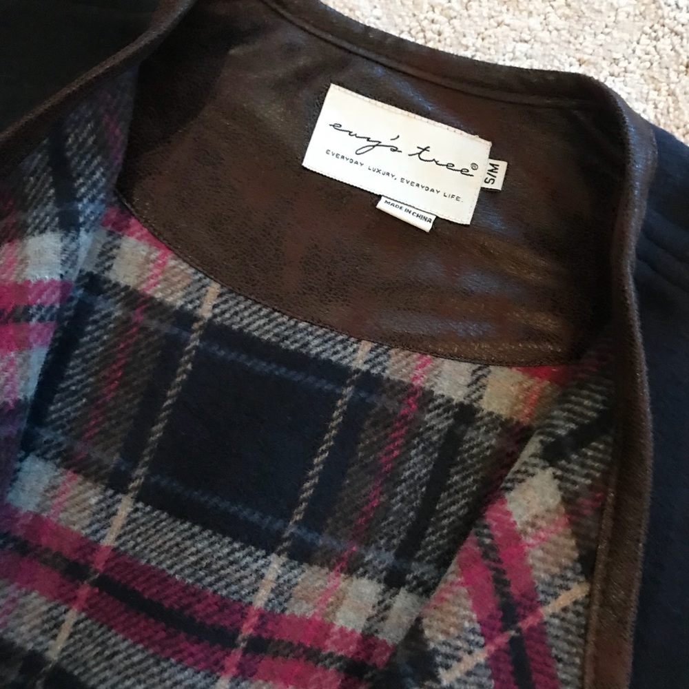 ♥️Evy’s Tree vest/wrap. NWOT♥️ - Picture 2 of 4